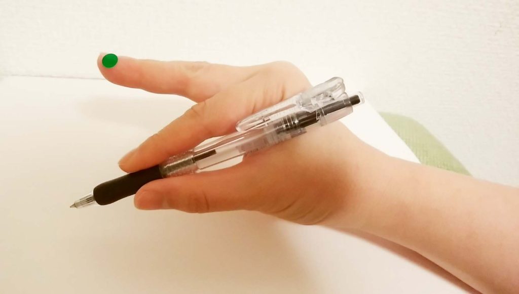 指が痛くならない ペンだこが出来ない 正しいペンの持ち方とブレない線の引き方 書家 目時白珠 公式ウェブサイト